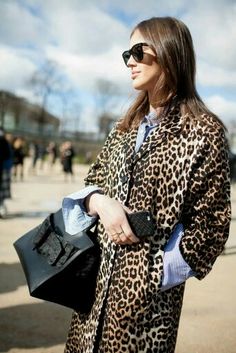 Moda Mantel Outfit, Stylish People, Street Style 2016, Neutral Accessories, Animal Print Fashion, Looks Street Style, Fake Fur