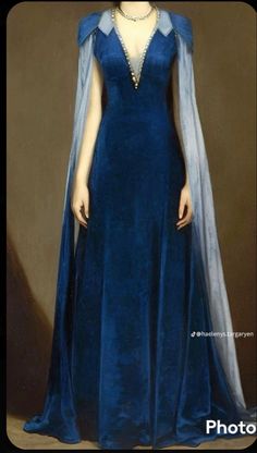 Blue Medieval Dress, Fairytale Fashion, King Henry, Royal Dresses, روتين العناية بالبشرة