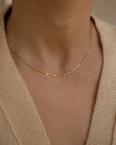 Jewellery Closet, Minimalist Accessories Jewellery, Simplistic Jewelry, Chain Layered Necklace, Jewelry Necklace Simple, Rings Solitaire, Fancy Jewelry Necklace, Pretty Jewelry Necklaces, Minimalist Accessories