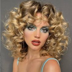 70s Hair Look Disco, Onda Disco, Look Disco, Disco Hair