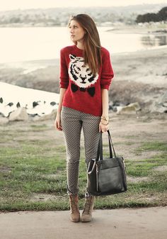 Tiger Sweater Net Outfit, Tiger Sweater, Balance Board, Weekly Outfits, Cute Sweaters, Passion For Fashion, Autumn Winter Fashion, A Black, Rocker