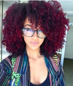 Color crushing on this #haircolor  @alannanicolex Gorgeous #curls ➰| #curlyhair #pinkhair #voiceofhair ========================== Go to VoiceOfHair.com ========================= Find hairstyles and hair tips! ========================= Hair And Glasses, Texture Hair, Red Ombre