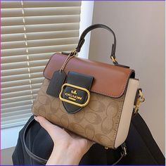 2024 High-End Women's Bag New French Niche Fashion Design Vintage Shoulder Handbag Versatile Crossbody Bag Niche Fashion, Retro Shoulder Bag, Summer Handbags, Pu Bag, Quality Handbags, Gifts For Your Girlfriend, Shoulder Handbag, Girls Bags, Small Accessories