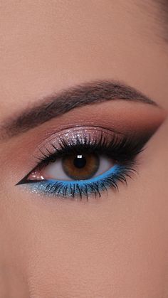 Sky Blue Eyeshadow Looks, Christmas Party Makeup Looks Simple, Eye Shadow For Blue Eyes Blonde Hair, Makeup Blue Eyes Red Hair, Eye Makeup With Blue Dress, Eye Shadow Looks For Blue Eyes, Elegant Glam Makeup, Formal Makeup Looks, Small Eye Makeup