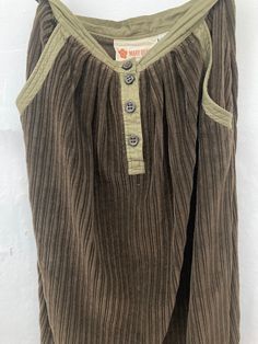 Mary Quant design for Viyella 1960s corduroy skirt in green/brown . Waist measures 25 inches ,length is 29 inches . In great vintage condition . 1960s Skirt, Mary Quant, Wool Shawl, Corduroy Skirt, Black Felt, Crepe Dress, Green Brown, Dress Clothes For Women, Favorite Shirts