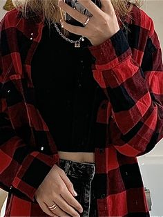 Plade Shirts Outfit Grunge, Flannel Outfits Red And Black, Red Checkered Jacket Outfit, Plaid Jacket Aesthetic, Outfits With Red Flannel, Flannel Shirt Styling, Style Plaid Shirt Women, Red Flannel Aesthetic, Autumn Red Outfit