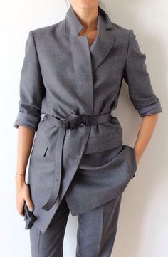 22 Casual Coat That Will Make You Look Cool #Casual Coat Minimalisticky Chic, Outfit Chic, Gray Matters, Suit Up, Gray Suit, Minimal Chic, Office Attire