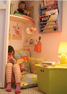 cute, I think I even have the space to do this for my girls Reading Closet, Reading Nook Closet, Reading Nook Kids, Messy Kids, Book Nook, Reading Corner, Reading A Book, Cozy Reading Nook, Big Girl Rooms