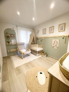 a baby's room is decorated in neutral colors