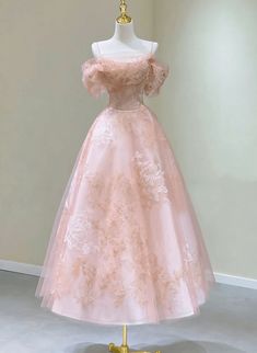 Pink Graduation Dress, Homecoming Dress Stores, Off The Shoulder Homecoming Dress, Prom Dress Cute, فستان زهري, Party Dress Pink, Pink Graduation, Tea Length Prom Dress, Prom Dresses Off The Shoulder