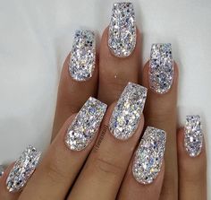 Holographic Nail Designs, Chunky Glitter Nails, Glitter Nail Designs, Silver Glitter Nails, Glitter Nails Acrylic, Vintage Nails, Pearl Nails, Body Glitter, Nail Designs Glitter