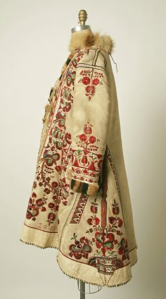 Hungarian Coat Ethno Style, Hungarian Embroidery, Embroidered Coat, Folk Clothing, Folk Dresses, Folk Embroidery, Antique Clothing, Ethnic Dress, Historical Costume