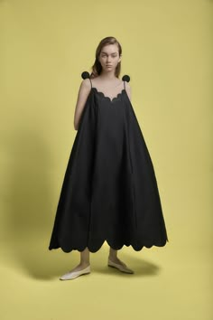 Sofia Steinberg, Vika Gazinskaya, Dress Runway, Tent Dress, Mode Inspo, Scalloped Edges, Evening Party Dress, Fashion Show Collection, Dresses For Teens