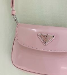 Stile Kendall Jenner, Pink Purse, Oblivion, Cute Purses, Material Girls, Pink Aesthetic