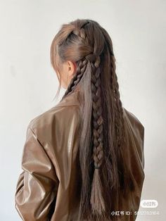 Straight Hair Accessories, Cute Braided Hairstyles Long Hair, Braids For Long Straight Hair, Victorian Braids, Little Braids In Hair, Medieval Hairstyles Princesses, Half Up Half Down Hairstyles With Braids, Simple Long Hair Hairstyles, Extra Long Hairstyles