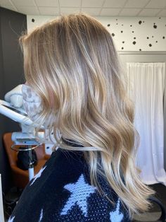 Beige Blonde Hair Straight, Blonde Highlights Lived In, Blonde Babylights On Light Brown Hair, Blonde Hair Sandy, Blonde Hair With Dark Blonde Lowlights, Toner For Blonde Hair Before And After, Beige Blonde Hair Highlights, Partial Foil Blonde, Warm Blonde With Lowlights