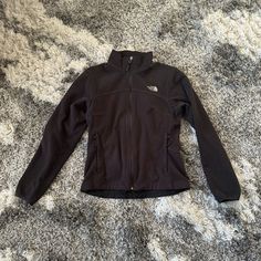 The North Face Jacket. Size: Adult Small Women’s. Color: Black. New Without Tags. Only Worn 1-2 Times. Excellent Condition. Comes From A Smoke Free Clean Home. If You Have Any Questions, Concerns, Comments Or Anything Like That Feel Free To Comment. If You Want Anymore Pictures Of This Item Just Comment And Ask. The North Face Jacket Black, North Face Jacket Short, The North Face Short Jacket, Pull The North Face Femme, The North Face Jackets Fleece, The North Face Massif Jacket, The North Face Jacke Fell, North Face Zip Up Sweater, Sweater North Face