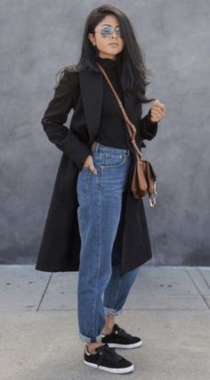 Black Mom Jeans Outfit, Nicki Minaj Outfits, Mom Jeans Outfit Winter, Comfy Jeans Outfit, Boyfriend Jeans Outfit, Mum Jeans, Look Boho Chic, Jeans Outfit Winter, Blue Mom Jeans