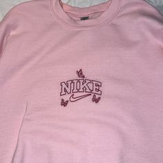 Brand New, Never Worn! Nike Ideas, Embroidered Nike, Clothing Shops, Pink Pullover, Nike Sweatshirt, Vintage Crewneck, Pink Nikes, Nike Sweatshirts, Red Shop