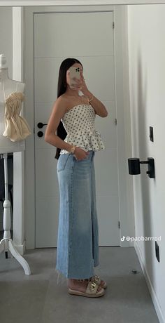 Casual White Shirt Outfit Women, Modest Latina Outfits, Branch Outfit Ideas, Dressy Casual Outfits Party, Colorful Girly Outfits, El Salvador Outfits, Gazzeleadidas Outfit, Mazatlan Outfits, Outfits Para Citas Casual