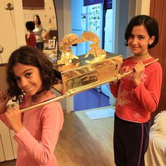 Building the ark of the covenant for family worship in Spain. Photo shared by @johnnyguitarrinchi Jw Family Worship Ideas, Spain Instagram, The Ark Of The Covenant, Ark Of The Covenant