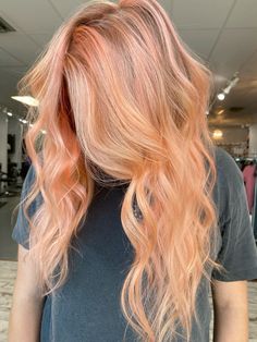 Peach Hair With Blonde Highlights, Blonde With Peach Highlights, Peachy Coral Hair, Blonde Peach Hair, Copper And Pink Hair, Peach Colored Hair, Pastel Peach Hair