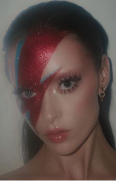 Halloween Face Paint Costumes, David Bowie Costume Ziggy Stardust, Face Paint Halloween Costumes, Ziggy Stardust Halloween, Ziggy Stardust Costume, Face Setting Spray