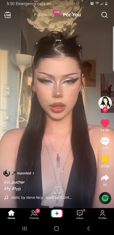 Dark Elegant Eye Makeup, Prom Makeup Alternative, Goth Bratz Makeup, No Eyelash Makeup Look, Eyeshadow Looks For Big Eyes, Different Makeup Looks Ideas, Men In Black Makeup, Man Eater Make Up, Brats Makeup Look