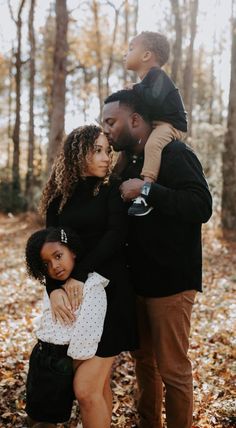 family photoshoot outfits Black Dress Photoshoot Outdoor Family, Family Outfits For Pictures Black, Black Fall Pictures Family, Black Family Of 4 Picture Poses, Black And White Outfit Couple Photoshoot, Fall Family Photos Wearing Black, Call Family Photo Ideas, Fall Black Family Pictures Outfits, Brown Theme Family Photoshoot