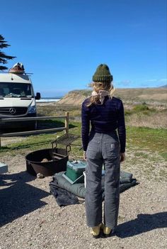 Your Entire Guide for Dressing Perfectly on a Camping Trip Nature Walk Aesthetic Outfit, Lesbian Hiking Outfit, 70s Camping Outfit, Working Outdoors Outfit, Outdoor Work Clothes Women, Cute Outdoor Work Outfits, Outdoorsy Style Women Winter, Vintage Carhartt Pants Outfit, Wildlife Biologist Aesthetic Outfit