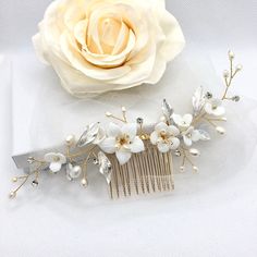 Elegant Cream Wedding Hair Accessories, Bridal Floral Hair Comb, Elegant Bridal Hair, Flowers Bridal Hair, Gold Floral Hair Piece, Bridal Hair Comb Side Floral, Pearl Bridal Hair Comb, Bridal Hairstyle, Bridal Hair Flowers