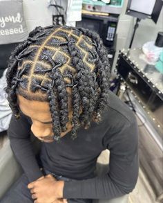 Men Retwist, Dread Updos, Hairstyle Locs, Hair Twist Curls, Women Dreads, Locs Dyed, Retwist Styles, Retwist Locs, Dreads Men