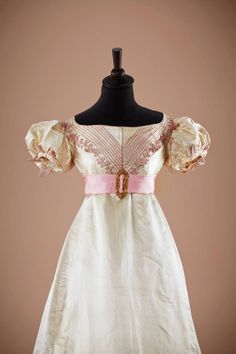 Historical Accuracy Reincarnated - fripperiesandfobs: Evening dress, early 1820’s ... 1820 Fashion, 1820s Fashion, 1830s Fashion, Regency Era Fashion, Romantic Era, 1800s Fashion, Period Dress, Regency Dress, Regency Fashion