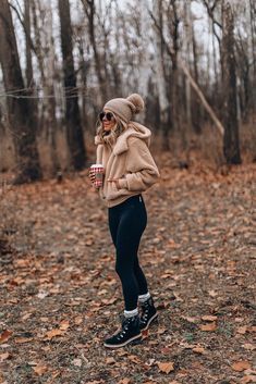 Camping Outfits Winter, Winter Night Outfit, Look Disco, Winter Mode Outfits, Cold Weather Jackets, Chique Outfit, Gorgeous Outfits, Winter Outfits Cold, Trendy Winter