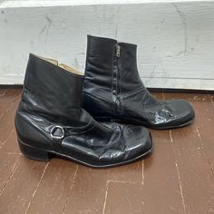 Vintage Florsheim Black Leather Zip Up Boots Marked size 8 D.  These are men's boots.  Other than wrinkling and basic signs of wear these boots are in good shape.  The soles are pretty worn but still have life in them.  Measure about 10.75'' from heel to tip of toe.  Heel is 1.75'' tall. Vintage Formal Moto Boots With Round Toe, Vintage Moto Boots With Round Toe For Formal Occasions, Vintage Round Toe Business Boots, Zip Up Boots, Men’s Boots, Chattanooga Tn, La Pointe, Men's Boots, Boots Men