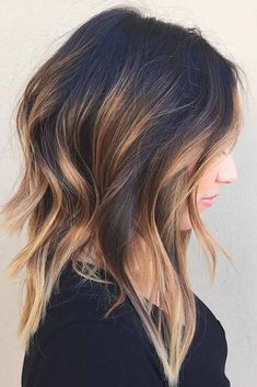 59 Game-Changing Medium Length Layered Haircuts for All Textures 2023 Layers, Short Dark Brown Hair, Short Hair Model, Ombre Blond, Caramel Balayage, Lob Hairstyle, Brown Hair Balayage, Brown Balayage, Short Hair Balayage