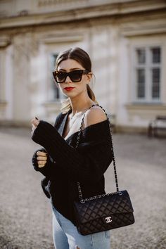 Celine Sunglasses Outfit, Glam Sunglasses, Anna Delvey, Autumn Ootd, Vintage Chanel Bag, Pullovers Outfit