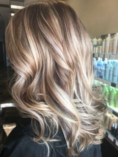 Different tones of blonde. Tips for clients when your a hair stylist ... Blonde Lowlights, Hair Highlights And Lowlights, Fall Blonde, Light Hair Color, Winter Hair Color, Trendy Hair Color