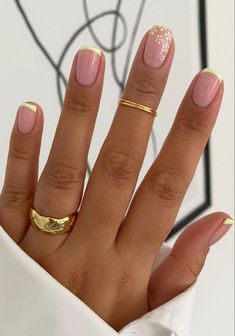 Short Square French Nails, Square French Nails, Shellac Nails Summer, Shellac Nail Designs, Square French, Builder Gel Nails, Squoval Nails, Short Gel Nails, Subtle Nails