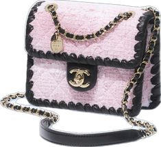 Mochila Chanel, Pink Chanel Bag, Mode Chanel, Chanel Store, Luxury Bags Collection, Chanel Flap Bag, Chanel Mini, Pink Chanel