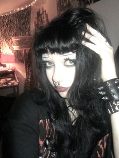 #goth #gothic #metal #metalhead #alt #grunge #y2k #cannibalcorpse #piercings #makeup #outfitinspo #outfit Mopey Goth Makeup, Hair Inspo Grunge, Metalhead Women, Metal Head Makeup, Cute Alt Makeup, Black Metal Outfit, Goth Girl Makeup, Alt Girl Makeup, Metalhead Makeup