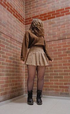 Outfits For Curvy Women, Look 80s, Classy Fall Outfits, Chique Outfits, Berlin Fashion, Fall Fits, Mode Inspo, Curvy Outfits, Plaid Skirt