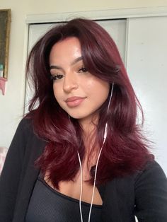 Burgandy Hair Outfit, Burgundy Curtain Bangs, Cherry Coke Hair Color Aesthetic, Dark Red Mid Length Hair, Cherry Coke Red Hair Color Burgundy Purple, Medium Length Cherry Red Hair, Red Hair On Mexican Women, Red Hair Grown Out Roots, Cherry Red Hair Brown Skin