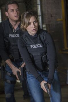 A Material Witness | Chicago P.D. | NBC Chicago Pd Cast, Jesse Lee Soffer, Erin Lindsay, Chicago Justice, Chicago Police, Jesse Lee, Jay Halstead