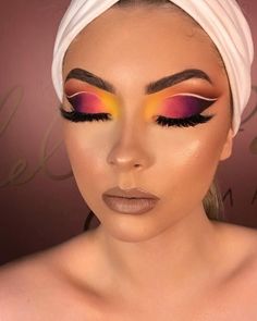 Bright Makeup Looks, Crease Eyeshadow, Makeup Tips For Brown Eyes, Make Up Designs, Romantic Makeup, Drag Make-up, Bright Makeup, Best Makeup Tips, Face Beat