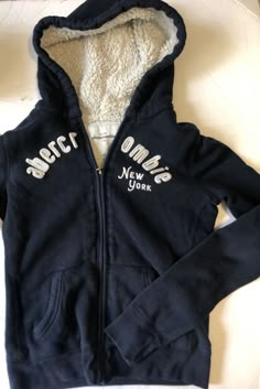 Abercrombie And Fitch Outfit, Hollister Clothes, Zip Up Jumper, 2000s Clothing, Sherpa Lined Hoodie, 90s Clothing, 2000s Clothes, 2000s Outfits, Lined Hoodie