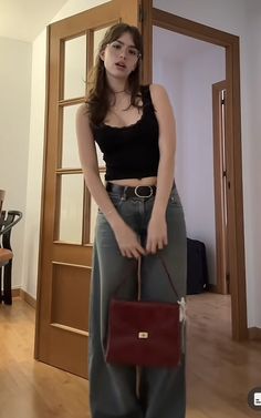 Effortless Outfit Aesthetic, Square Neck Tops Outfit, New Years Outfits, Writer Fashion, Looks Pinterest, Effortless Outfit, Y2k Aesthetic Outfits, Casual Summer Outfits, College Outfits