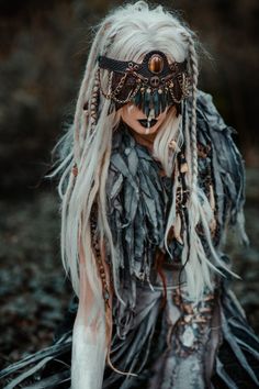 Volva Witch Costume, Medieval Witch Costume, Shaman Costume, Shaman Mask, Viking Costume, Pagan Rituals, Witch Costume, Poses References, Fantasy Clothing