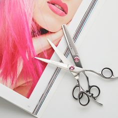 Beauty Salon Uniform Ideas, Haircut Scissors, Japanese Scissors, Salon Uniform, Diy Lace Ribbon Flowers, Barber Scissors, Hair Stores, Hairdressing Scissors, Hair Scissors