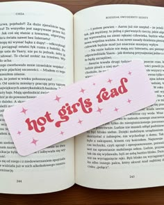 Hot girls read ☺️✨ #bookstagram #book #bookmarks #bookstagrammiespl #bookmark #etsyseller #smallbusinessowner #romancebooks #kindleunlimited #kindlebooks Romance Bookmark Ideas, Page Marker Ideas, Book Markers Ideas, Girly Bookmarks, Book Mark Ideas Creative, Diy Book Marks, Cute Bookmark Ideas, Romance Fantasy Books, Book Marks Design Ideas